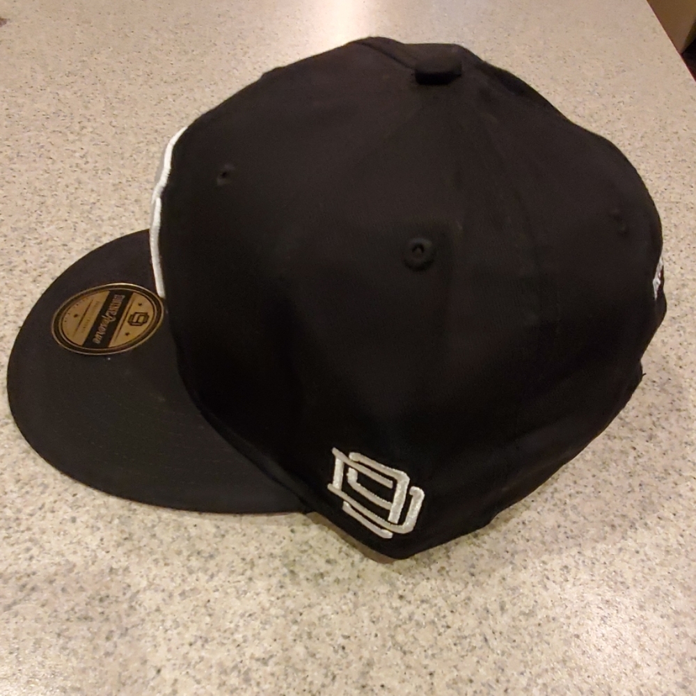 Hat - Picture 2 of 3